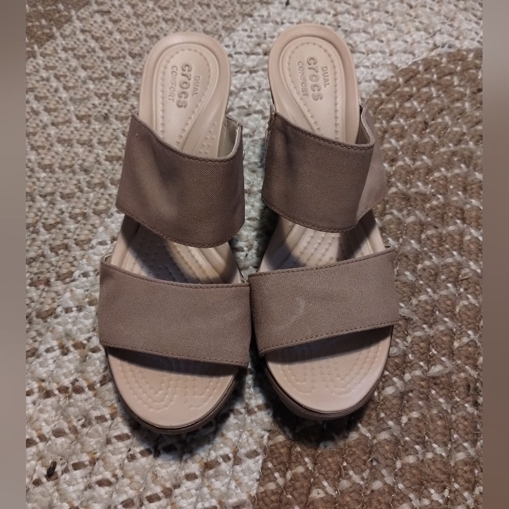 Crocs Shoes Womens 8 Leigh II 2 Strap Wedge Comfort
Sandals